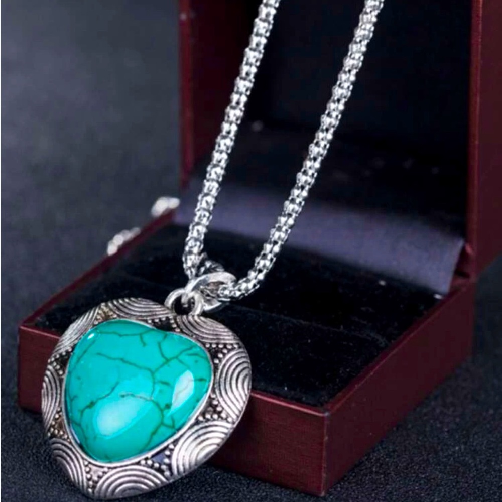 Detailed heart shaped turquoise necklace, bracelet, earring Three piece Set!